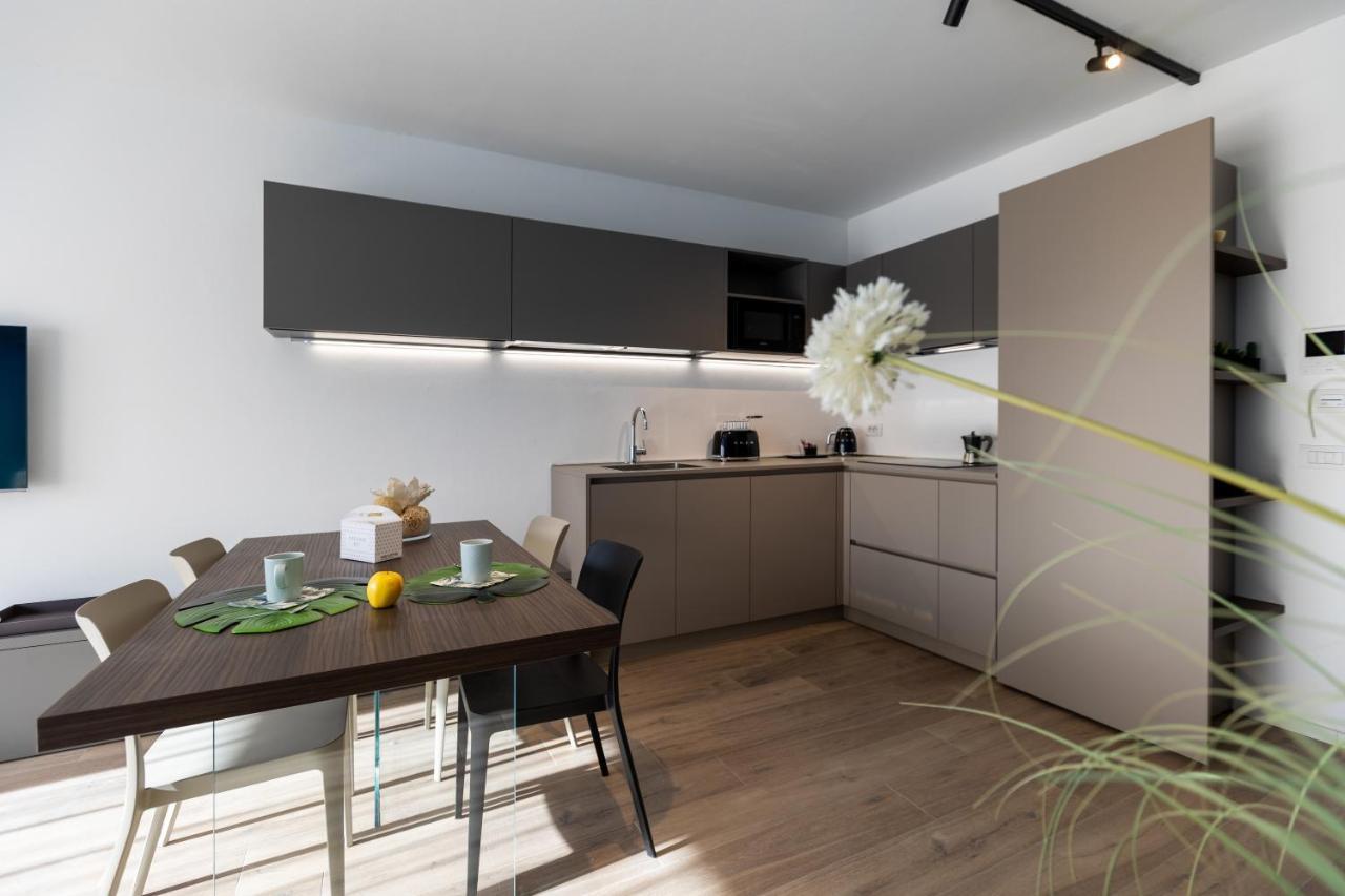 Boutique Apartments By Annalisa Торболе Экстерьер фото