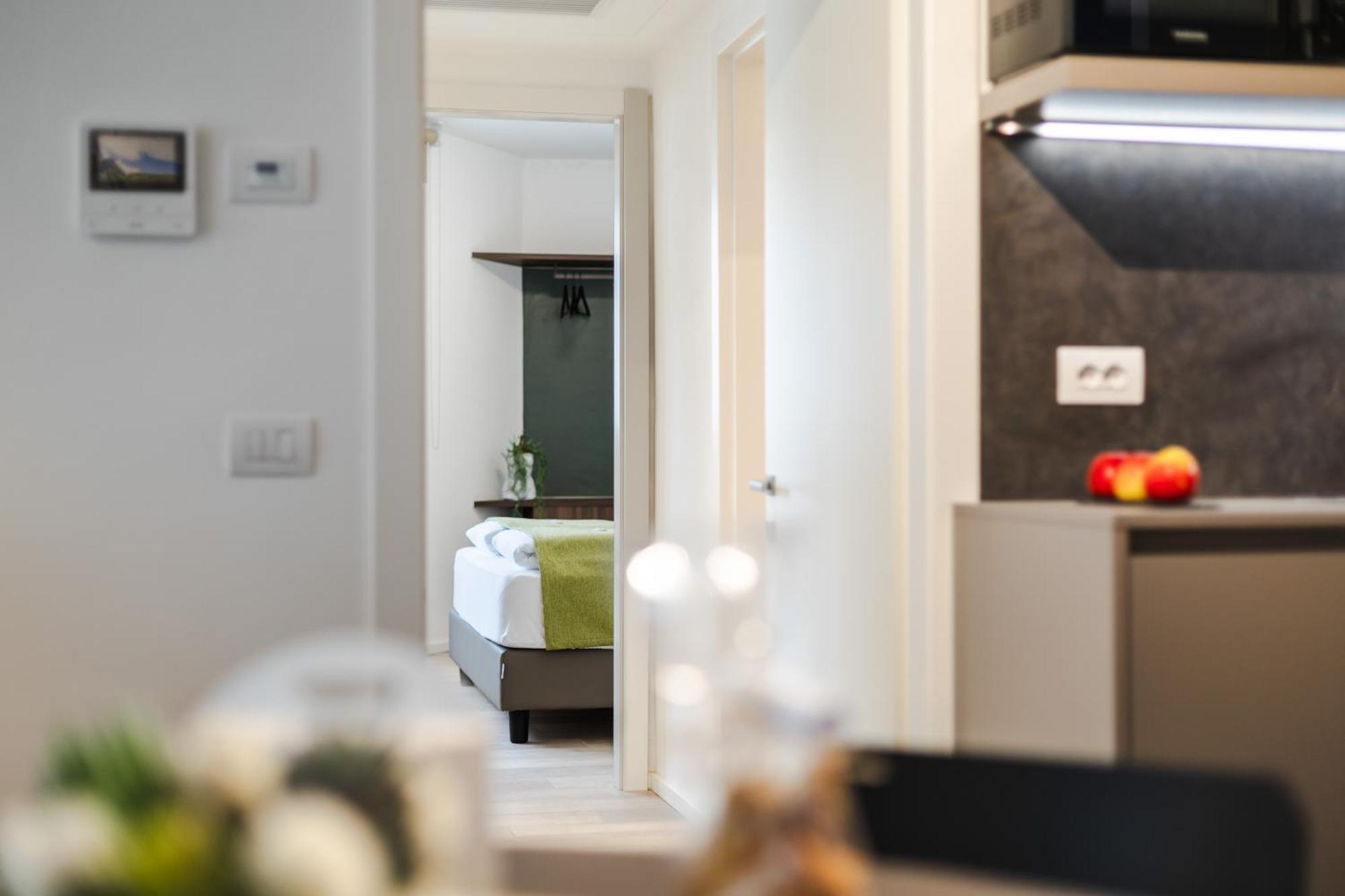 Boutique Apartments By Annalisa Торболе Экстерьер фото